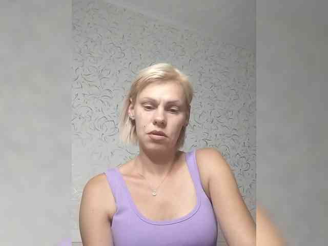 JulieSilver webcam