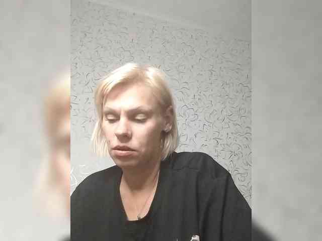 JulieSilver webcam