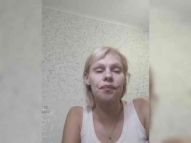 JulieSilver webcam