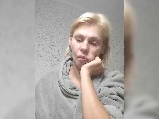JulieSilver webcam