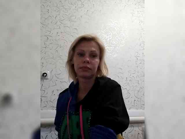 JulieSilver webcam