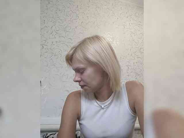 JulieSilver webcam