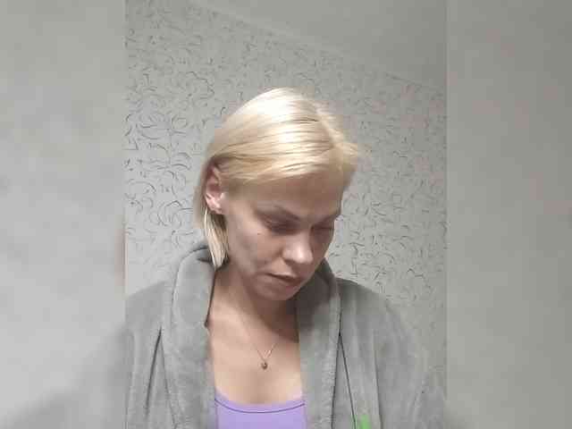 JulieSilver webcam