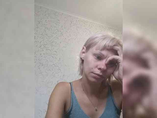 JulieSilver webcam