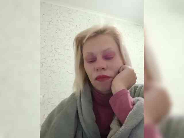 JulieSilver webcam
