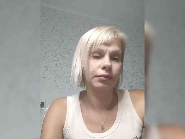 JulieSilver webcam