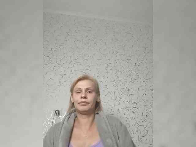 JulieSilver webcam