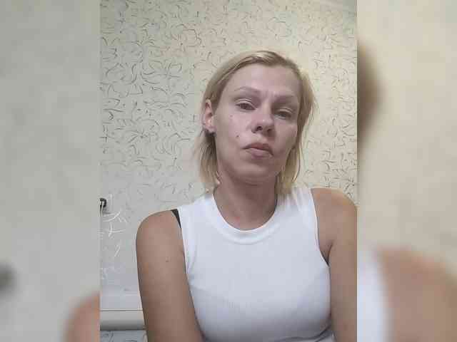 JulieSilver webcam