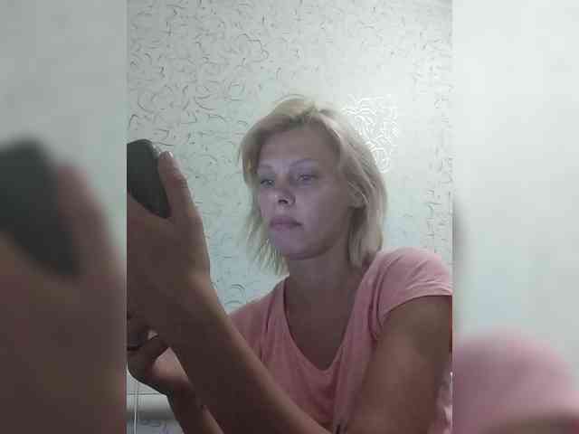 JulieSilver Live Webcam on BongaCams