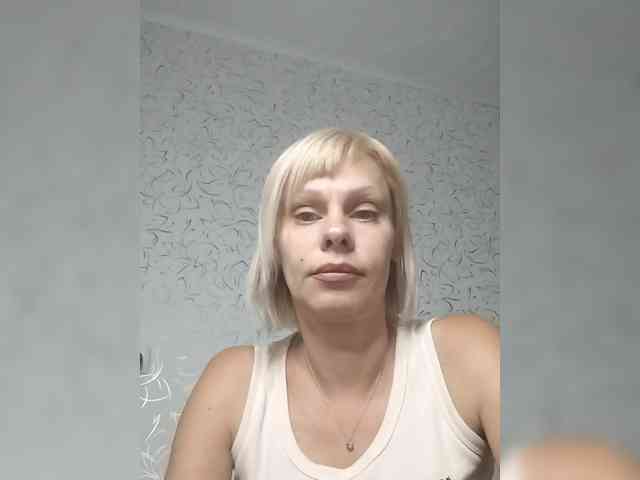 JulieSilver webcam
