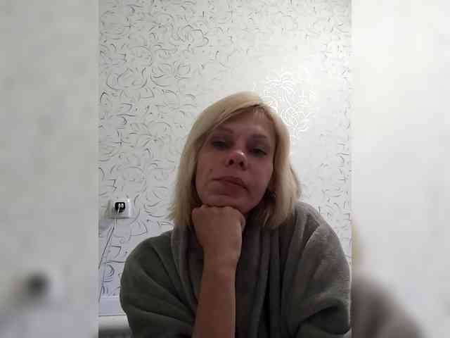 JulieSilver webcam
