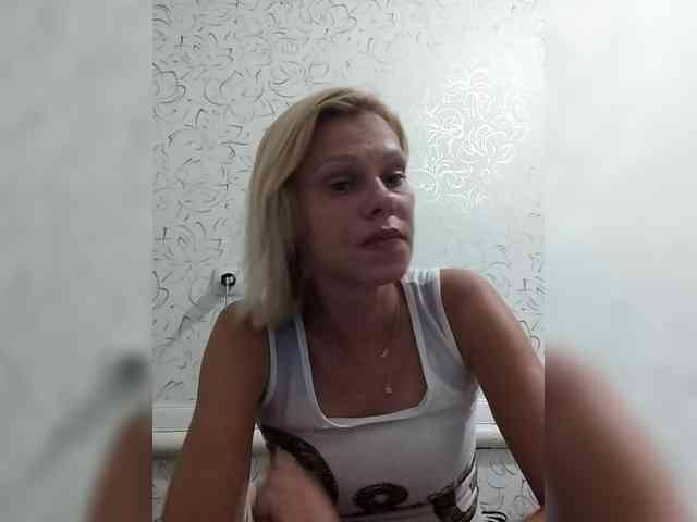 JulieSilver webcam