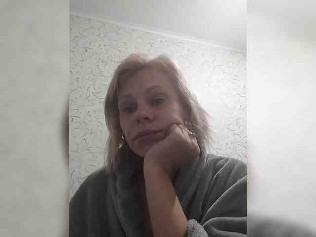 JulieSilver webcam