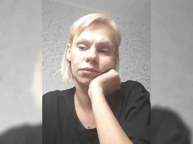 JulieSilver webcam