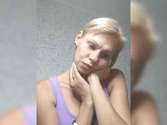 JulieSilver webcam