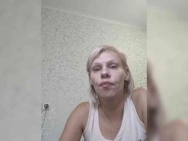 JulieSilver webcam