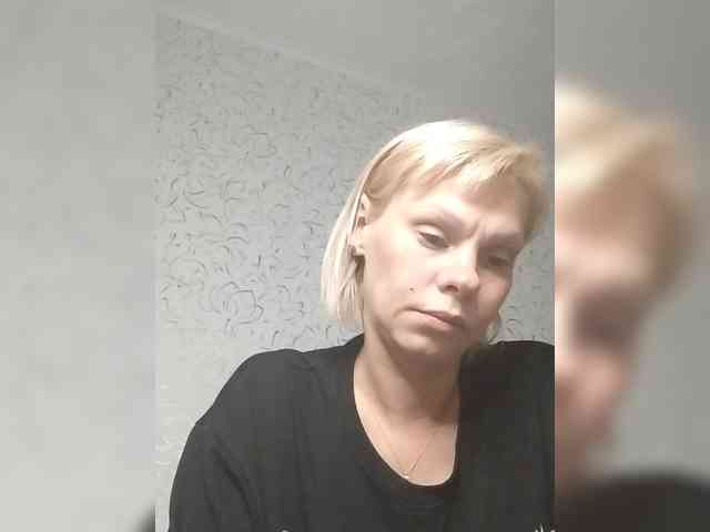 JulieSilver webcam