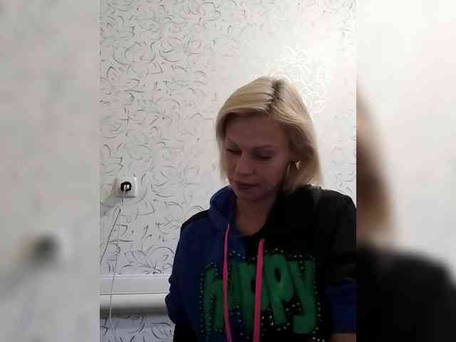 JulieSilver webcam