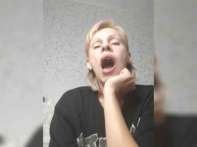 JulieSilver webcam