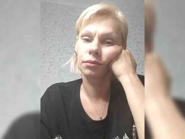 JulieSilver webcam