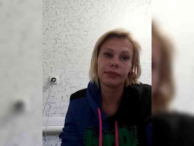 JulieSilver webcam
