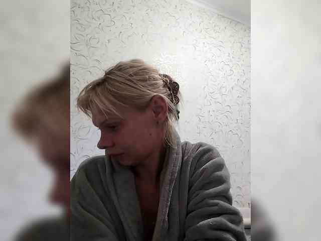 JulieSilver webcam