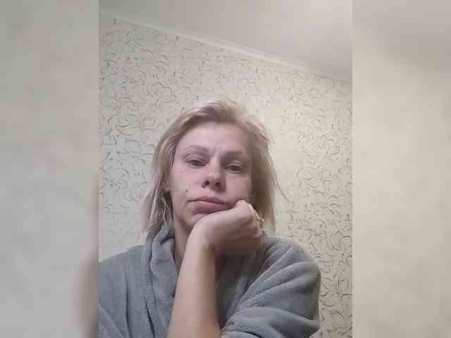 JulieSilver webcam