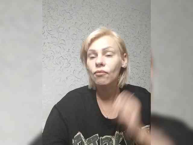 JulieSilver webcam