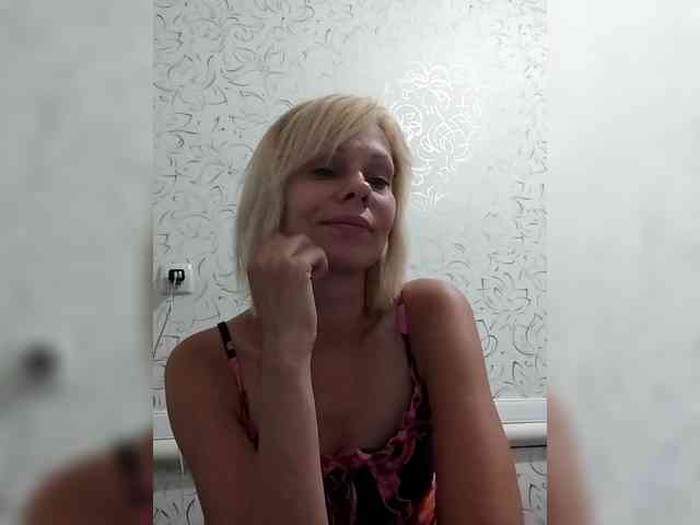 JulieSilver webcam