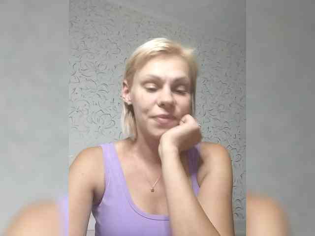 JulieSilver webcam