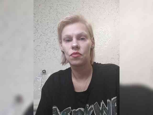 JulieSilver webcam