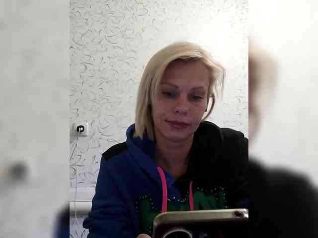 JulieSilver webcam
