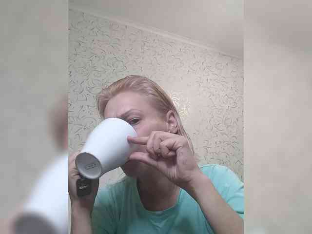 JulieSilver webcam