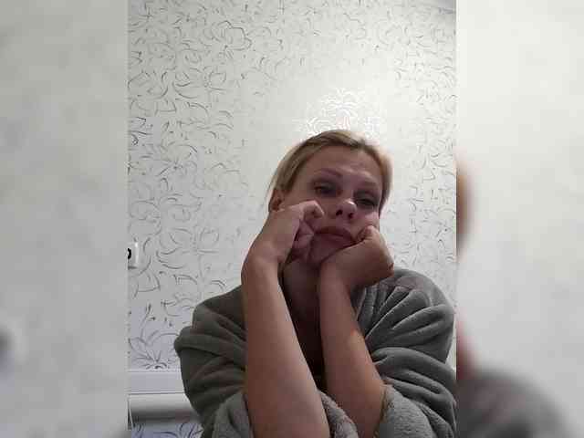 JulieSilver webcam
