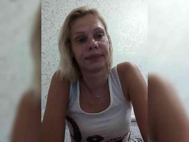 JulieSilver webcam