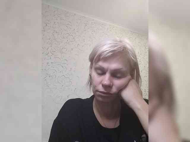 JulieSilver webcam