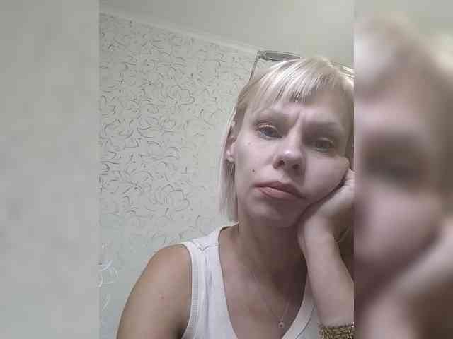 JulieSilver webcam