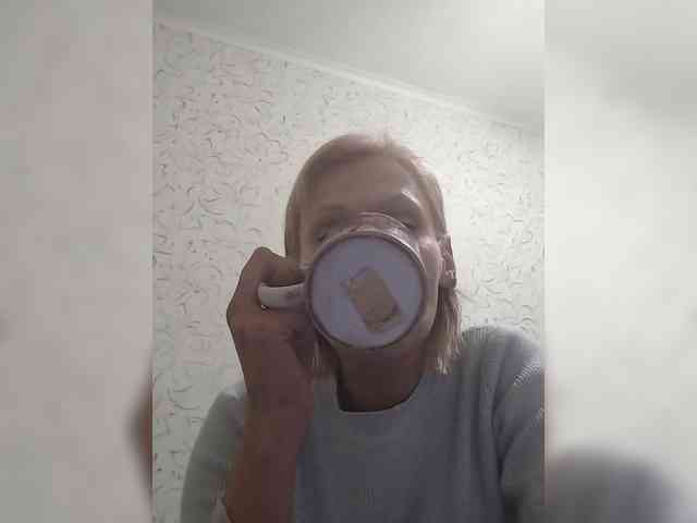 JulieSilver webcam