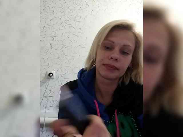 JulieSilver webcam