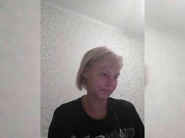 JulieSilver webcam