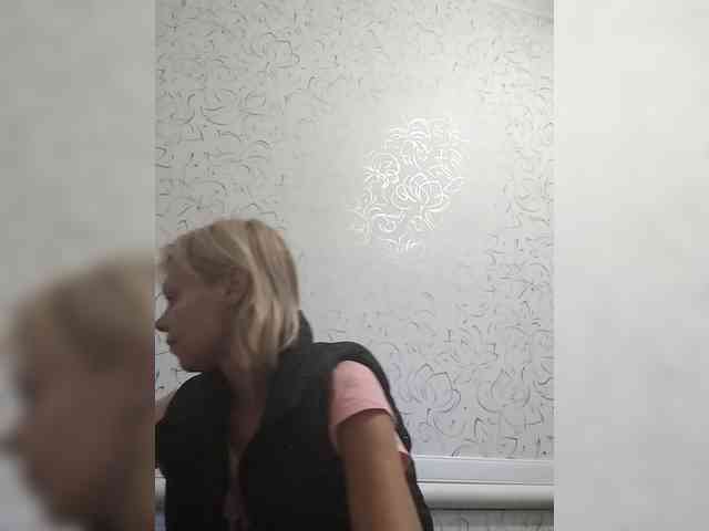 JulieSilver Live Webcam on BongaCams