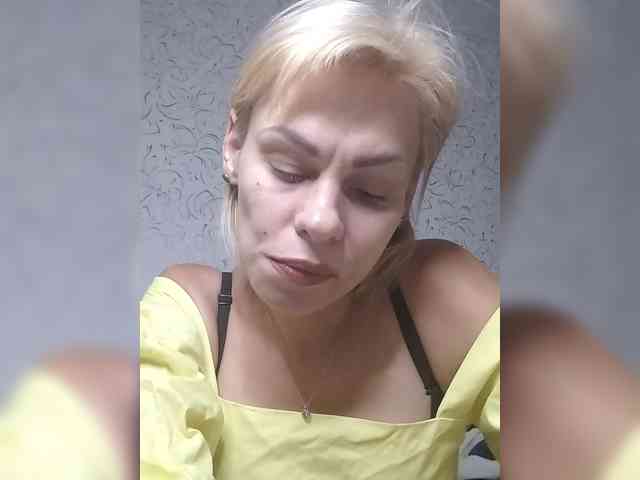 JulieSilver webcam