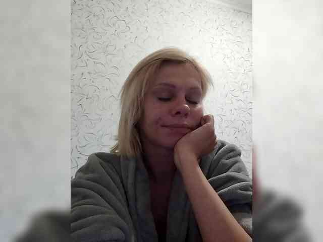 JulieSilver webcam