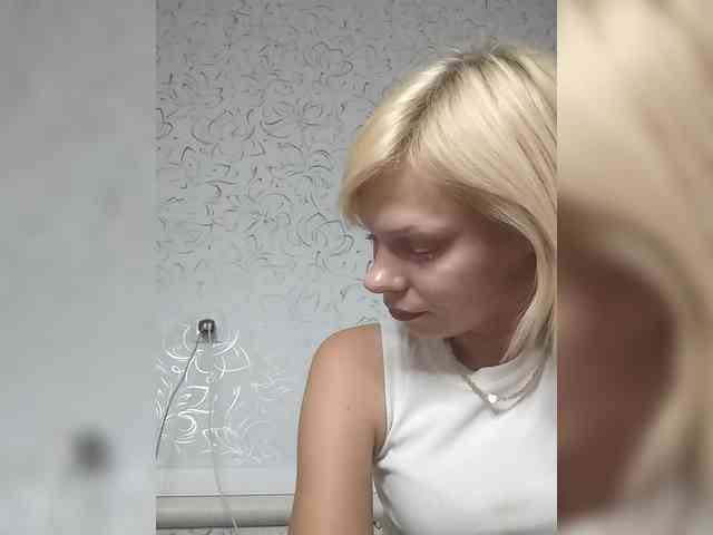 JulieSilver webcam
