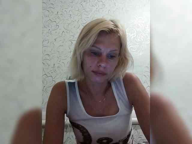 JulieSilver webcam