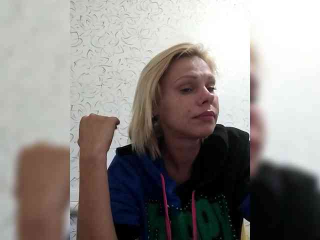 JulieSilver webcam