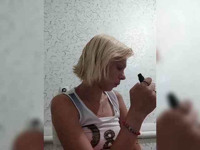 JulieSilver webcam