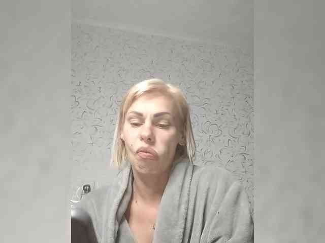 JulieSilver webcam