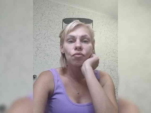 JulieSilver webcam