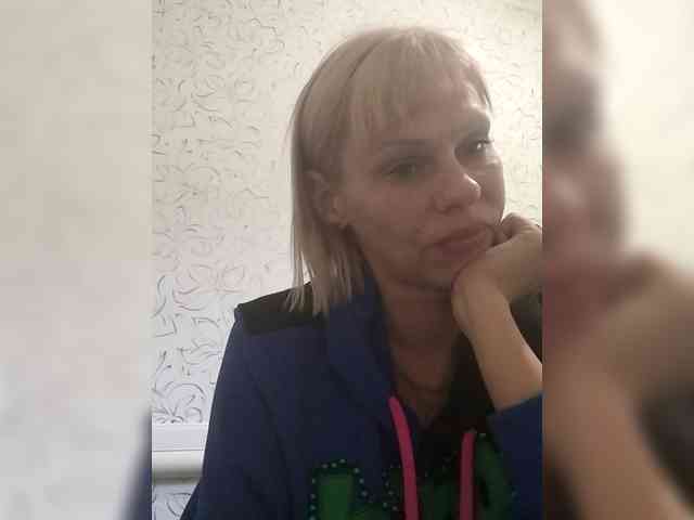 JulieSilver webcam